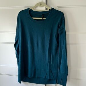 Athleta emerald split hem sweatshirt. Medium Tall.